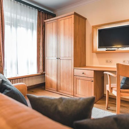 Das Salvator Iris Porsche Landhotel Friesach  Zewnętrze zdjęcie