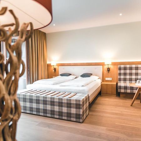 Das Salvator Iris Porsche Landhotel Friesach  Zewnętrze zdjęcie